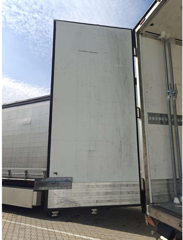 2018 Krone SDR Cool Liner FP 60 ThermoKing SLXi 300 - סמיטריילר עם קירור: תמונה 3 2018 Krone SDR Cool Liner FP 60 ThermoKing SLXi 300 - סמיטריילר עם קירור: תמונה 3