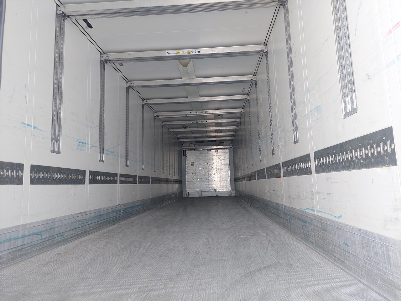 2018 Schmitz Cargobull SKO Double Deck FP 45 ThermoKing SLXi 300 Lifting Axle - סמיטריילר עם קירור: תמונה 3 2018 Schmitz Cargobull SKO Double Deck FP 45 ThermoKing SLXi 300 Lifting Axle - סמיטריילר עם קירור: תמונה 3