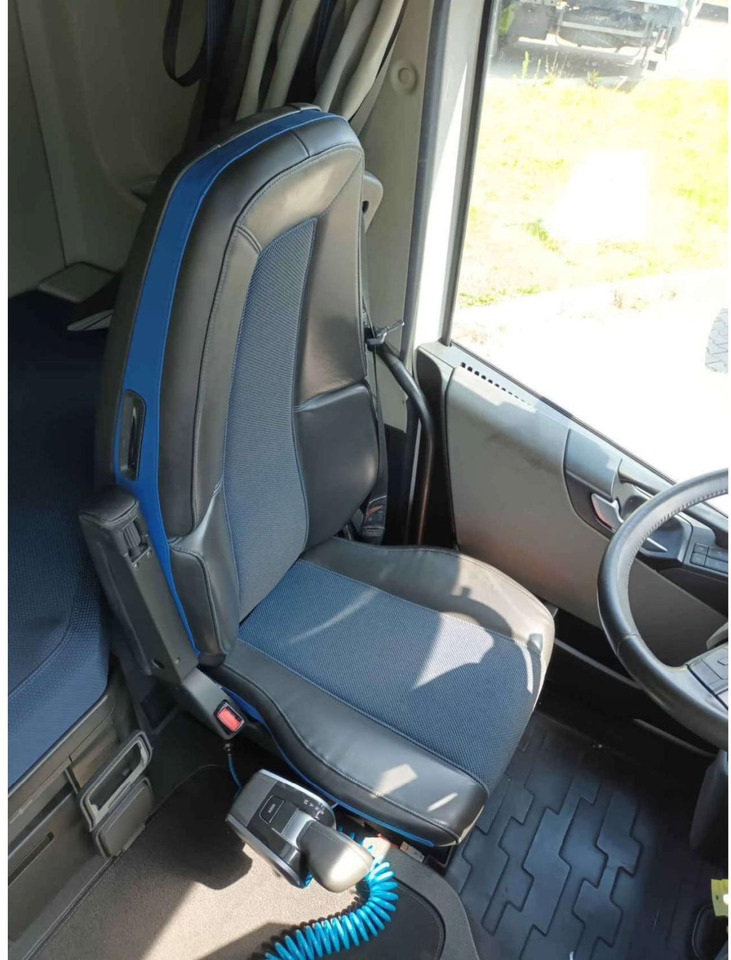 2023 Volvo FH 460 Globetrotter XL i-Save Side Skirts - יחידת טרקטור: תמונה 3 2023 Volvo FH 460 Globetrotter XL i-Save Side Skirts - יחידת טרקטור: תמונה 3