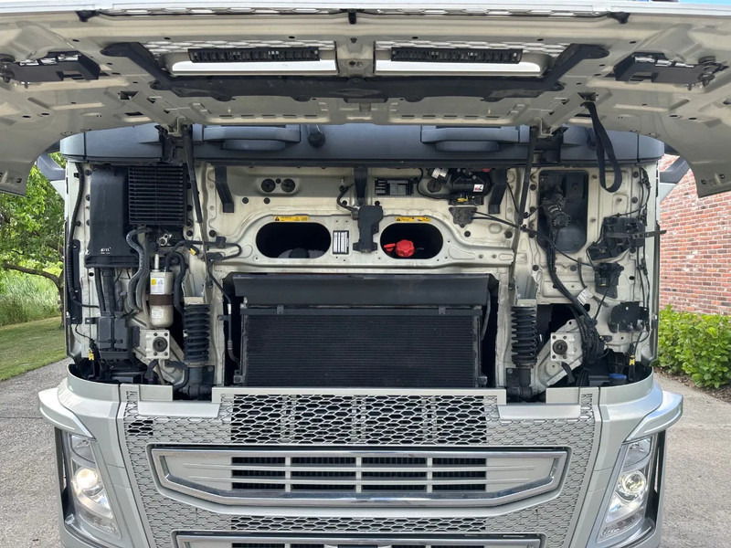 Volvo FH 460 / GLOBETROTTER / EURO 6 / I-Shift / HYDRAULIC / FULL AIR / NEW TACHO - יחידת טרקטור: תמונה 3 Volvo FH 460 / GLOBETROTTER / EURO 6 / I-Shift / HYDRAULIC / FULL AIR / NEW TACHO - יחידת טרקטור: תמונה 3