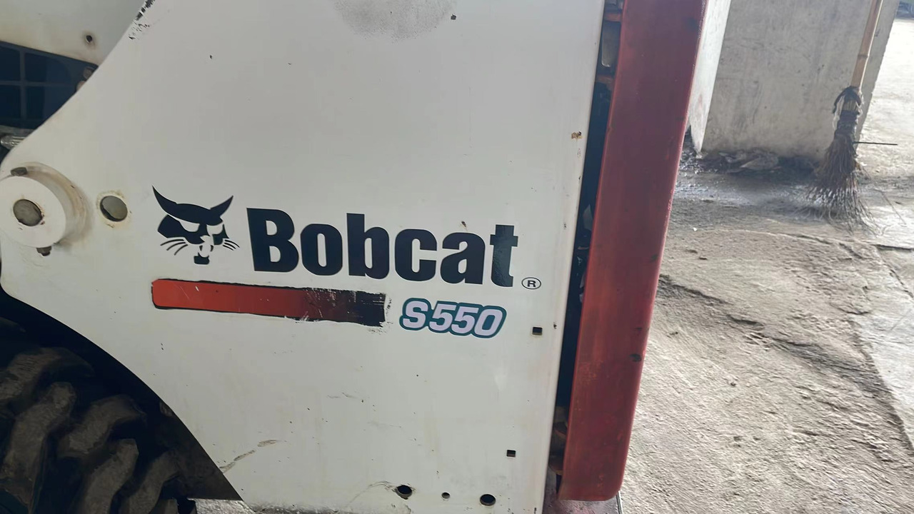 BOBCAT S550 - כלי/ ציוד: תמונה 4 BOBCAT S550 - כלי/ ציוד: תמונה 4
