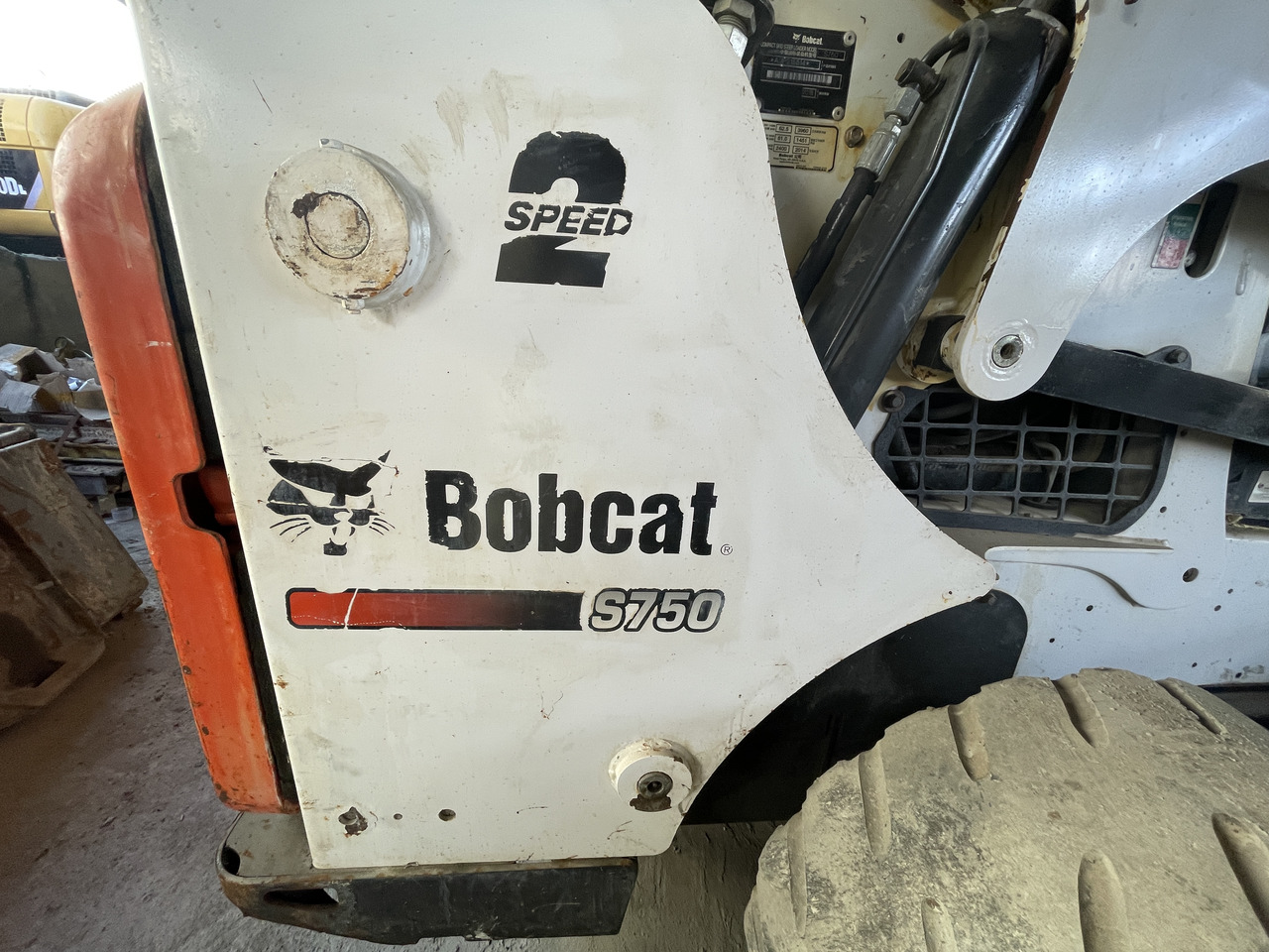 Bobcat S750 - מעמיס היגוי החלקה: תמונה 5 Bobcat S750 - מעמיס היגוי החלקה: תמונה 5