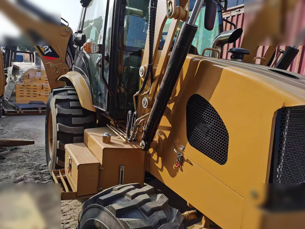 CATERPILLAR 420F - מחפרון: תמונה 3 CATERPILLAR 420F - מחפרון: תמונה 3