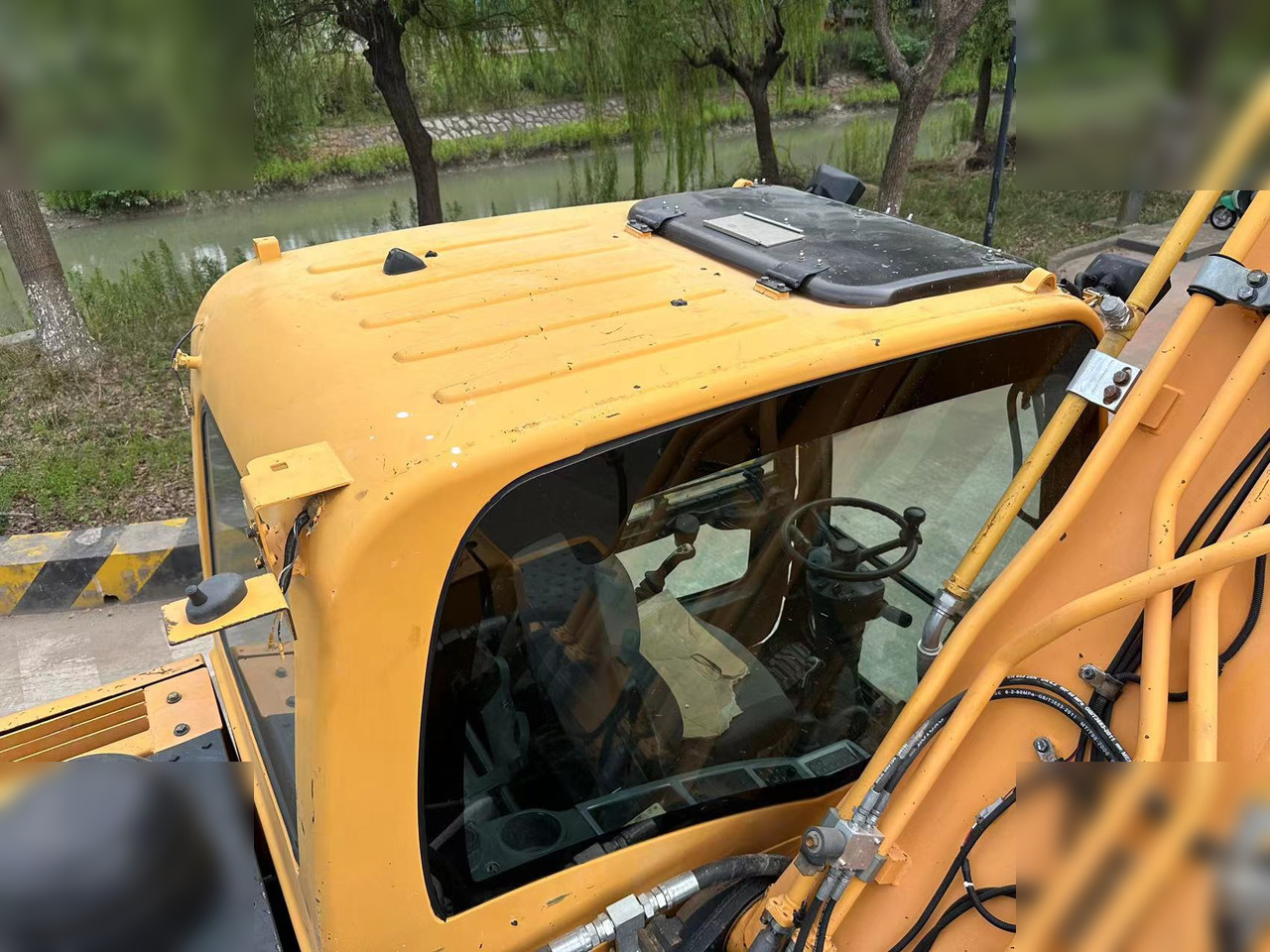 מחפר גלגלים HYUNDAI ROBEX 210W-9: תמונה 6 מחפר גלגלים HYUNDAI ROBEX 210W-9: תמונה 6