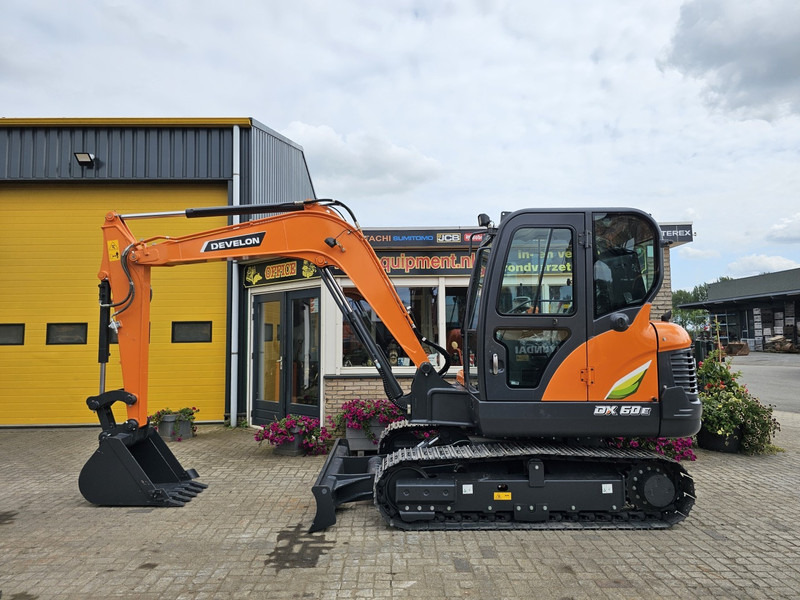 Develon DX60E-10N - מיני מחפר: תמונה 1 Develon DX60E-10N - מיני מחפר: תמונה 1