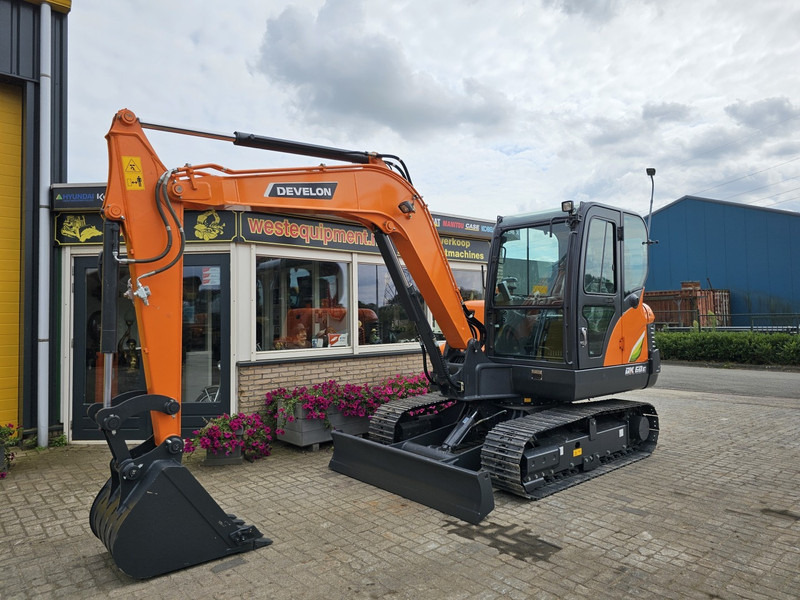 Develon DX60E-10N - מיני מחפר: תמונה 2 Develon DX60E-10N - מיני מחפר: תמונה 2