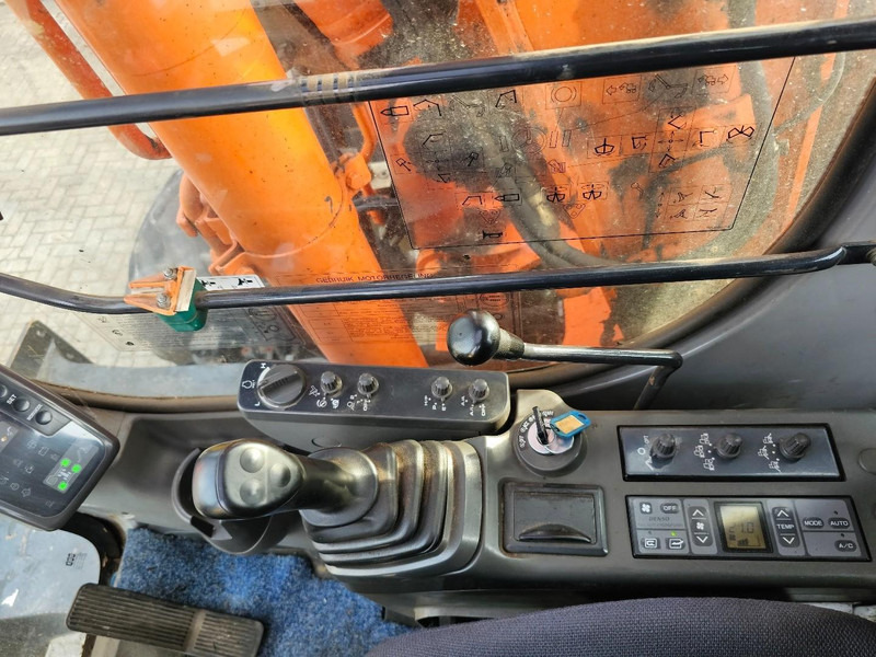 מחפר גלגלים Hitachi ZAXIS 130 W: תמונה 16