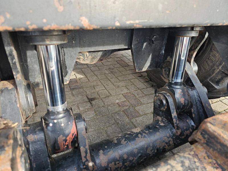 מחפר גלגלים Hitachi ZAXIS 130 W: תמונה 18