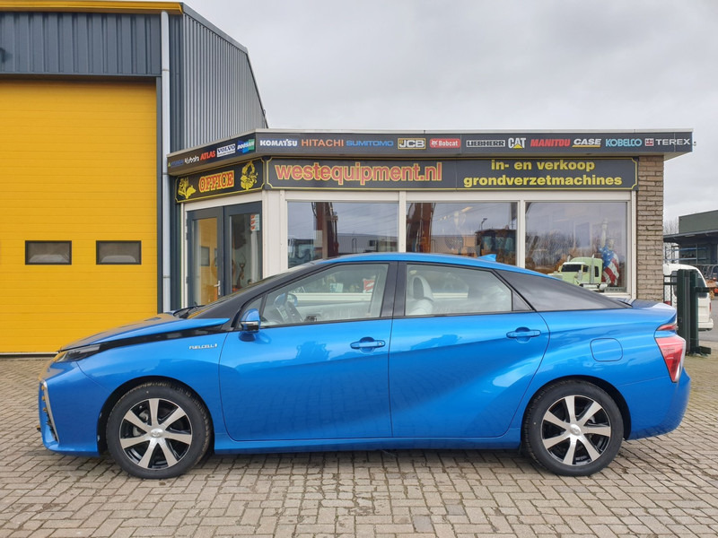 Toyota Mirai - סדאן: תמונה 1 Toyota Mirai - סדאן: תמונה 1