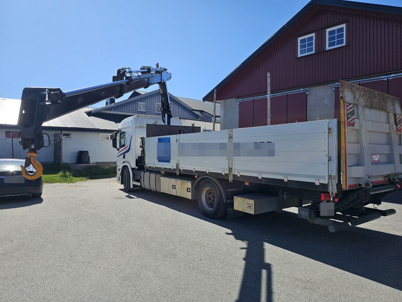 Scania P320 - משאית צד נופל/ שטוחה, משאית מנוף: תמונה 4 Scania P320 - משאית צד נופל/ שטוחה, משאית מנוף: תמונה 4