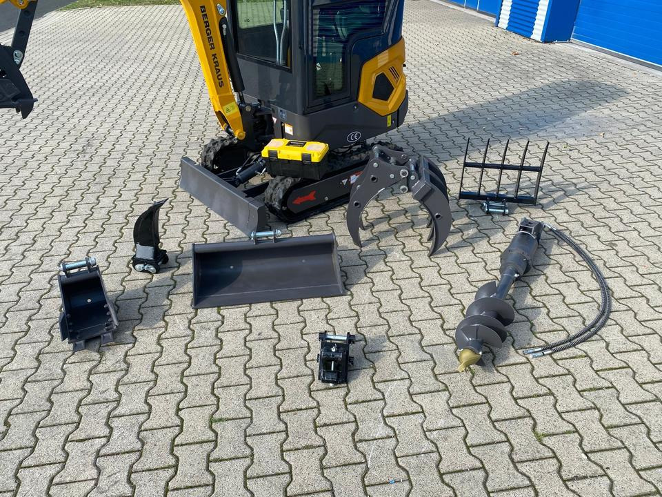Minibagger BK1250KJSR inkl. kleinem Zubehörpaket *INKL.19% MWST*BERGER KRAUS*KUBOTA* VERSTELLFAHRWERK*SOFORT!* - מיני מחפר: תמונה 3 Minibagger BK1250KJSR inkl. kleinem Zubehörpaket *INKL.19% MWST*BERGER KRAUS*KUBOTA* VERSTELLFAHRWERK*SOFORT!* - מיני מחפר: תמונה 3