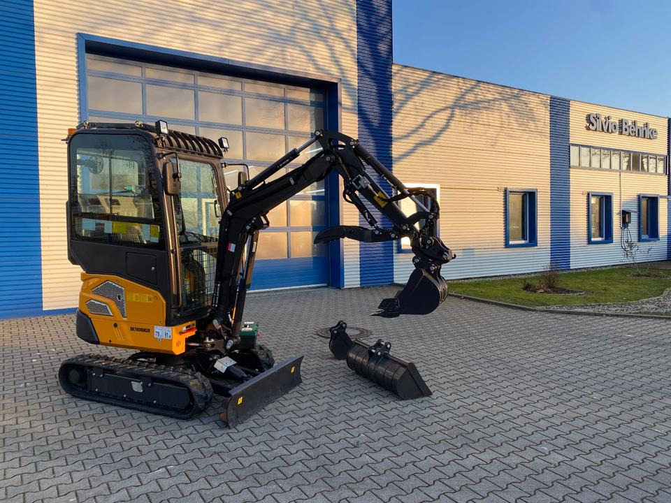 Minibagger BK2000NKSR inkl. Schaufelpaket *INKL.19% MWST*BERGER KRAUS*KUBOTA* KLIMA*SCHWENKARM*VERSTELLFAHRWERK* - מיני מחפר: תמונה 4 Minibagger BK2000NKSR inkl. Schaufelpaket *INKL.19% MWST*BERGER KRAUS*KUBOTA* KLIMA*SCHWENKARM*VERSTELLFAHRWERK* - מיני מחפר: תמונה 4