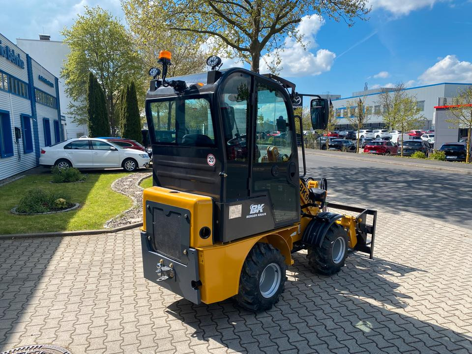 Radlader / Hoflader BK906 mit Kabine *INKL.19% MWST*PERKINS*BERGER KRAUS*GABELPAKET*CE*EURO* - מעמיס קומפקטי: תמונה 4 Radlader / Hoflader BK906 mit Kabine *INKL.19% MWST*PERKINS*BERGER KRAUS*GABELPAKET*CE*EURO* - מעמיס קומפקטי: תמונה 4