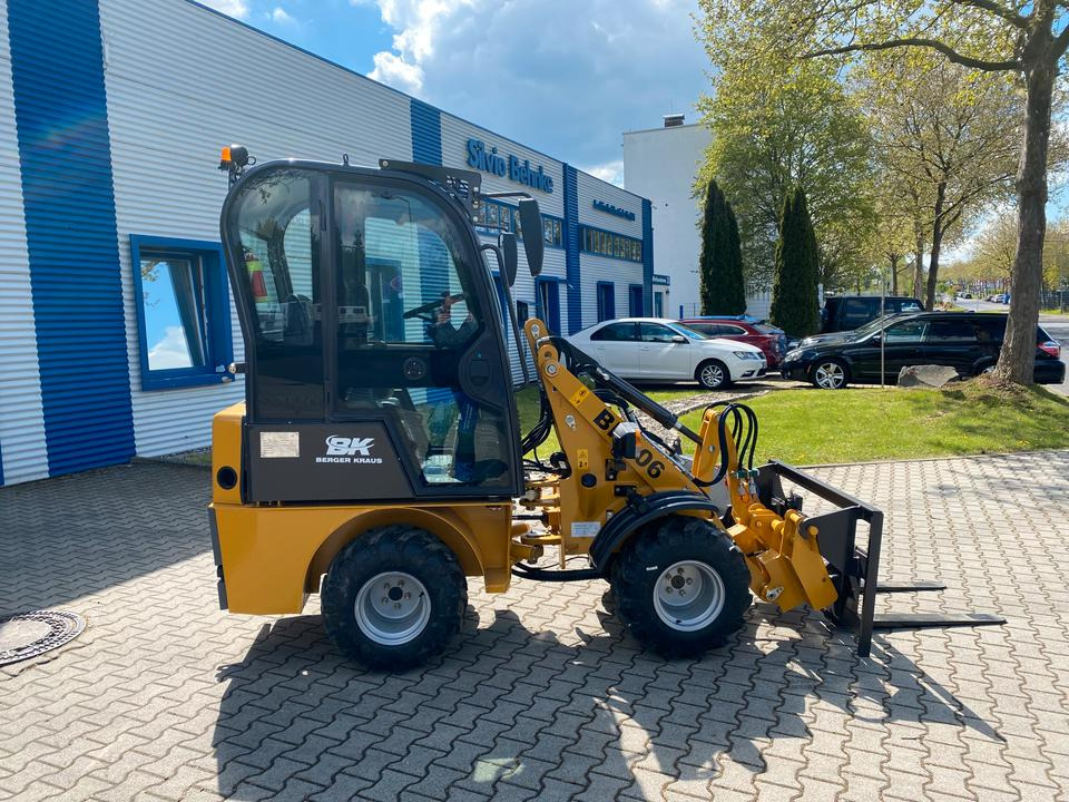 Radlader / Hoflader BK906 mit Kabine *INKL.19% MWST*PERKINS*BERGER KRAUS*GABELPAKET*CE*EURO* - מעמיס קומפקטי: תמונה 5 Radlader / Hoflader BK906 mit Kabine *INKL.19% MWST*PERKINS*BERGER KRAUS*GABELPAKET*CE*EURO* - מעמיס קומפקטי: תמונה 5