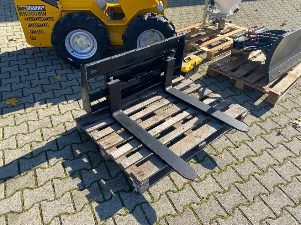Radlader/Mini-Radlader BK360SW inkl. Winter-Komplettpaket *INKL.19% MWST*BERGER KRAUS*B&S MOTOR*SOFORT!* - מעמיס קומפקטי: תמונה 4 Radlader/Mini-Radlader BK360SW inkl. Winter-Komplettpaket *INKL.19% MWST*BERGER KRAUS*B&S MOTOR*SOFORT!* - מעמיס קומפקטי: תמונה 4