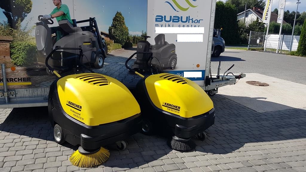 KÄRCHER KM 85/50 W P Benzin HONDA - מטאטא תעשייתי: תמונה 1 KÄRCHER KM 85/50 W P Benzin HONDA - מטאטא תעשייתי: תמונה 1