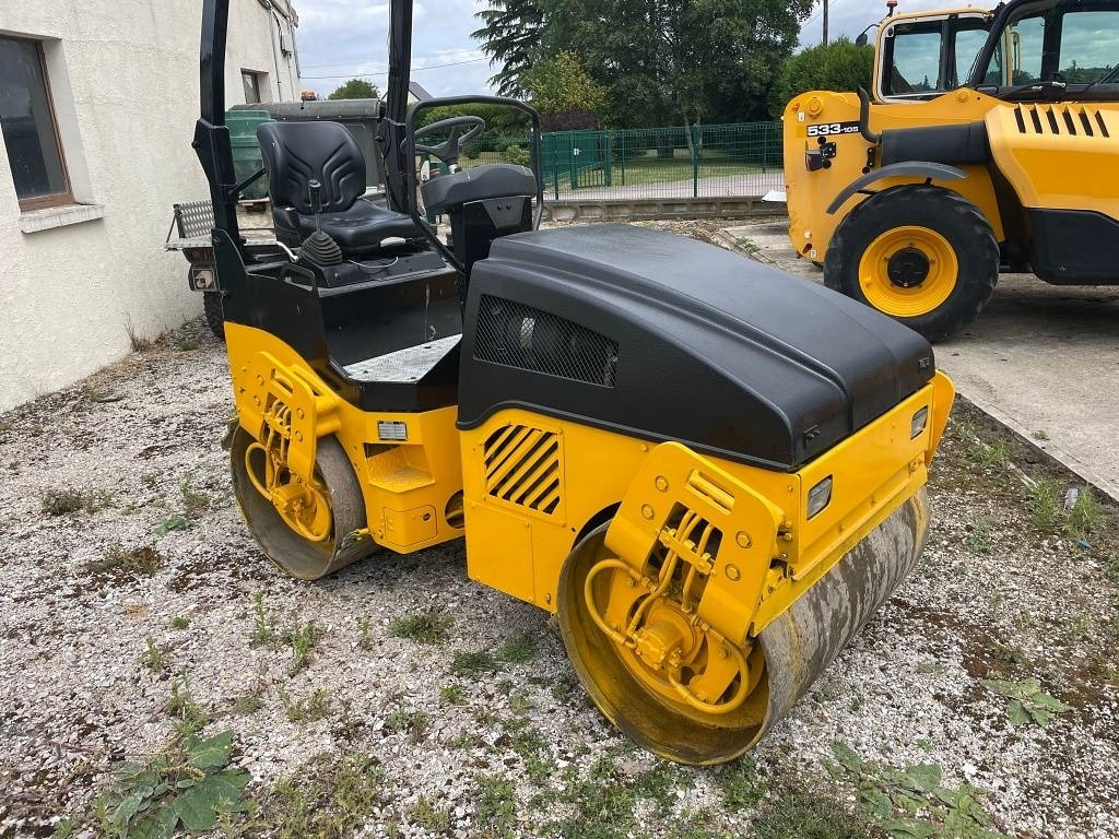 Bomag BW 120 AD-4 - רולר כביש: תמונה 1 Bomag BW 120 AD-4 - רולר כביש: תמונה 1