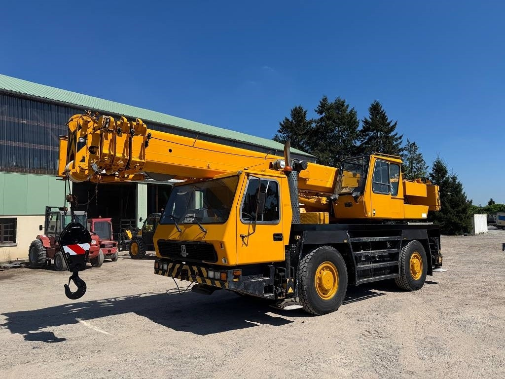 Grove GMK 2035 - עגורן לכל שטח: תמונה 1 Grove GMK 2035 - עגורן לכל שטח: תמונה 1