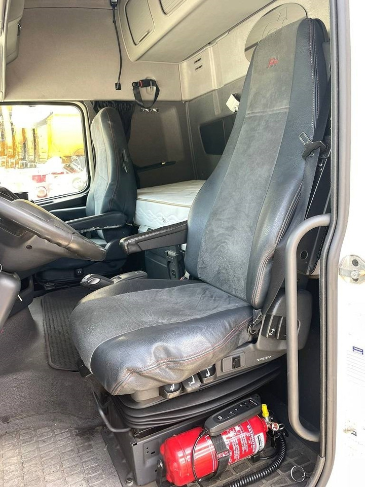 משאית וילונות צד Volvo FH 460: תמונה 9