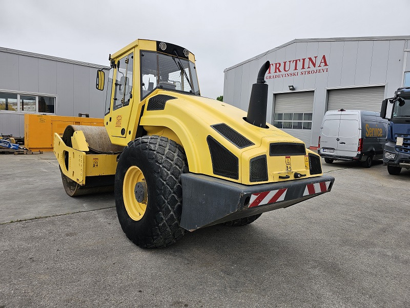 BOMAG BW213DH-4 - מדחס: תמונה 2 BOMAG BW213DH-4 - מדחס: תמונה 2