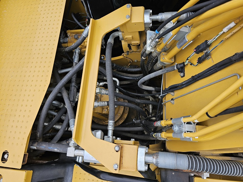 מחפר סורק CATERPILLAR 323-07B: תמונה 13