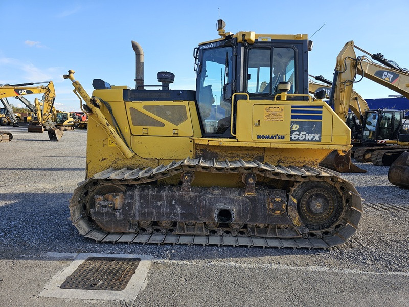 KOMATSU D65WX-17 - דחפור: תמונה 2 KOMATSU D65WX-17 - דחפור: תמונה 2