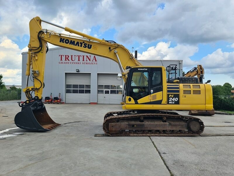 Komatsu PC240NLC-11 - מחפר סורק: תמונה 1 Komatsu PC240NLC-11 - מחפר סורק: תמונה 1