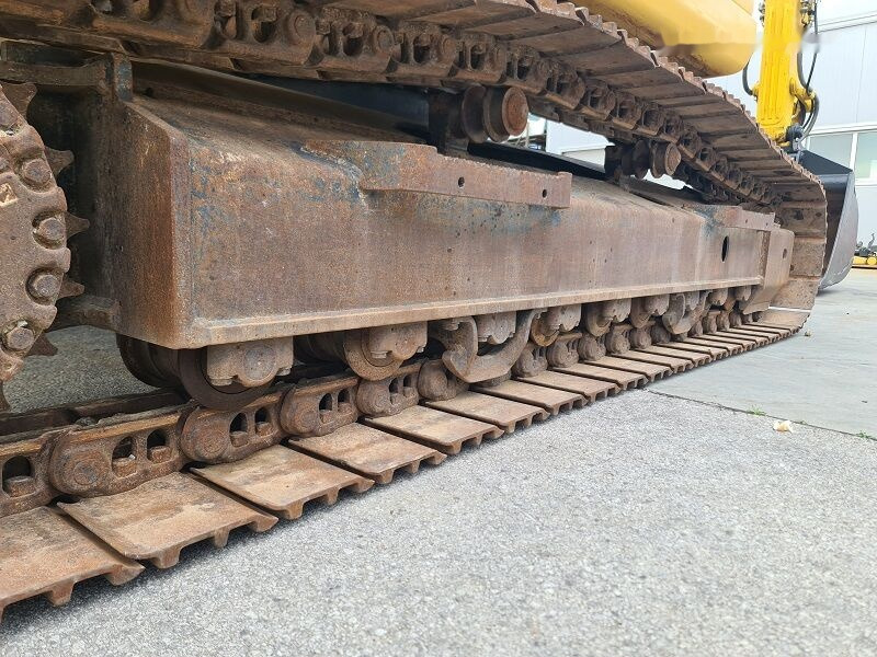 מחפר סורק Komatsu PC240NLC-11: תמונה 18