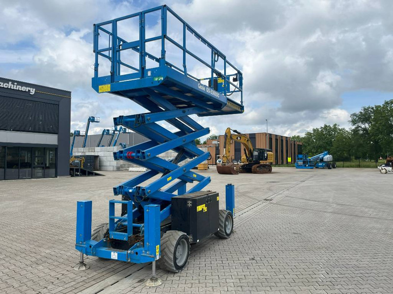 Genie GS 3369 DC - מעלית מספריים: תמונה 3 Genie GS 3369 DC - מעלית מספריים: תמונה 3