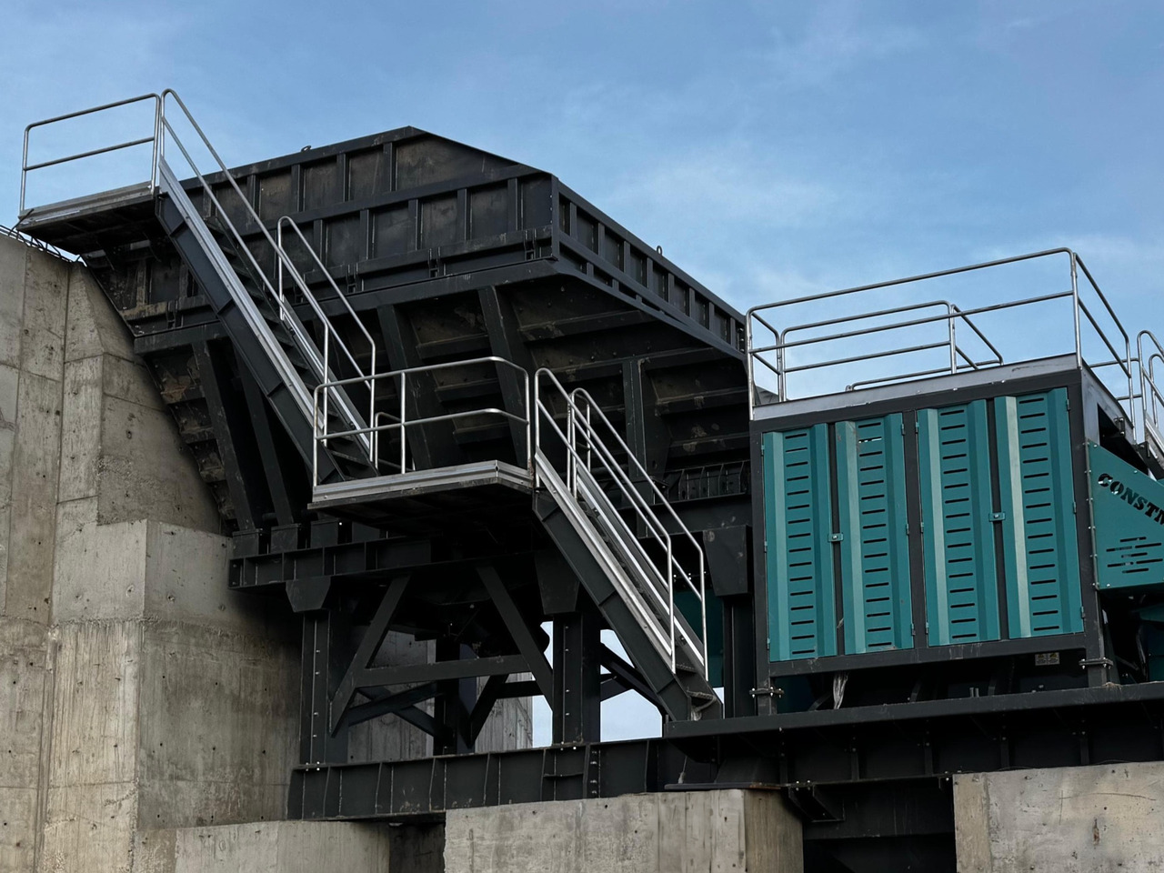 Constmach Alimentateur Vibrant Bunker Dans Des Capacités de 80 à 500 Tonnes - מכונת כרייה: תמונה 5 Constmach Alimentateur Vibrant Bunker Dans Des Capacités de 80 à 500 Tonnes - מכונת כרייה: תמונה 5