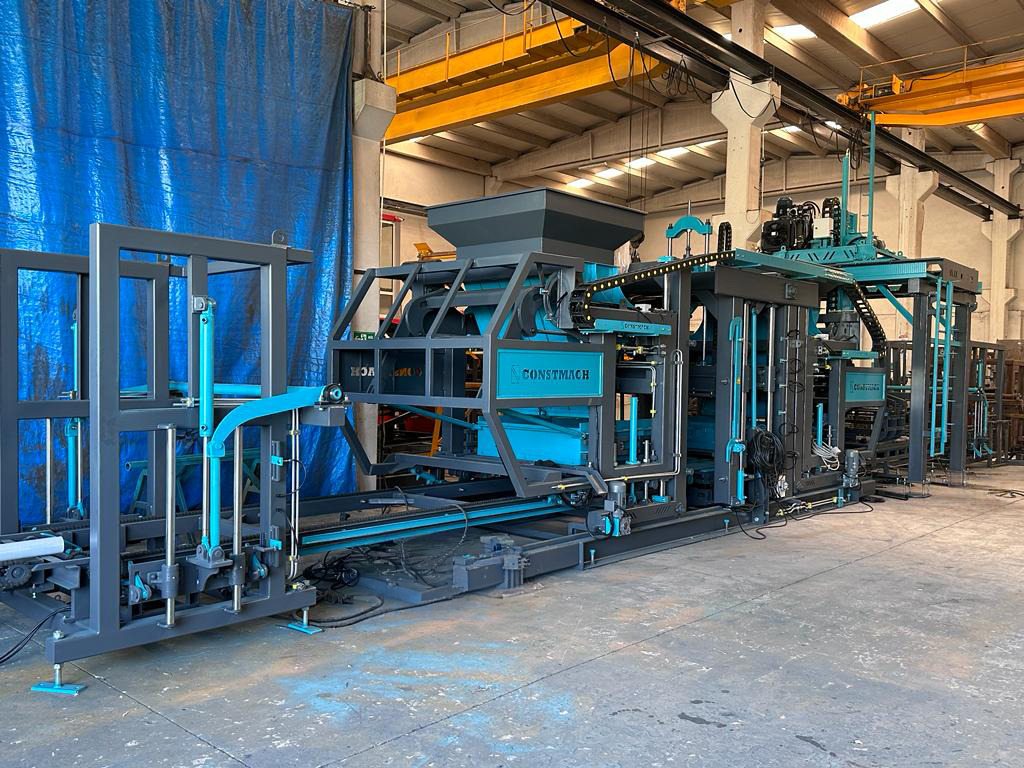 Constmach BS-20 Concrete Block Making Machine 2 Year Warranty - ציוד לייצור בלוקים: תמונה 1 Constmach BS-20 Concrete Block Making Machine 2 Year Warranty - ציוד לייצור בלוקים: תמונה 1
