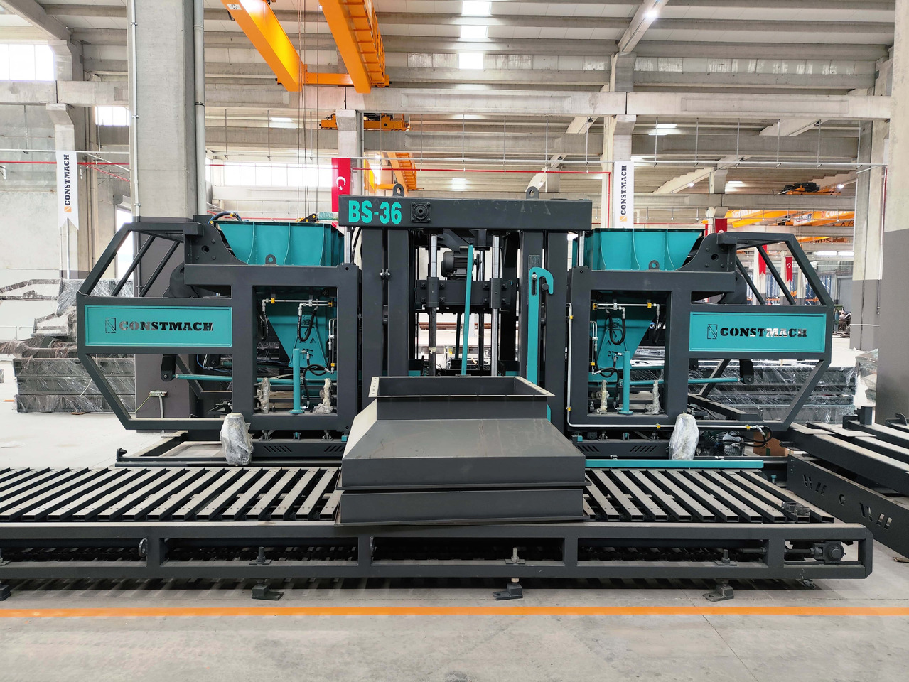 Constmach BS-42 Briquette Making Machine (Concrete Block Making Machine) - ציוד לייצור בלוקים: תמונה 4 Constmach BS-42 Briquette Making Machine (Concrete Block Making Machine) - ציוד לייצור בלוקים: תמונה 4