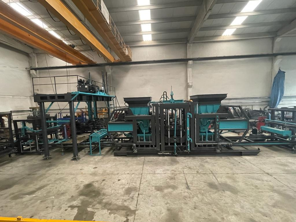 Constmach BS-42 Briquette Making Machine (Concrete Block Making Machine) - ציוד לייצור בלוקים: תמונה 1 Constmach BS-42 Briquette Making Machine (Concrete Block Making Machine) - ציוד לייצור בלוקים: תמונה 1