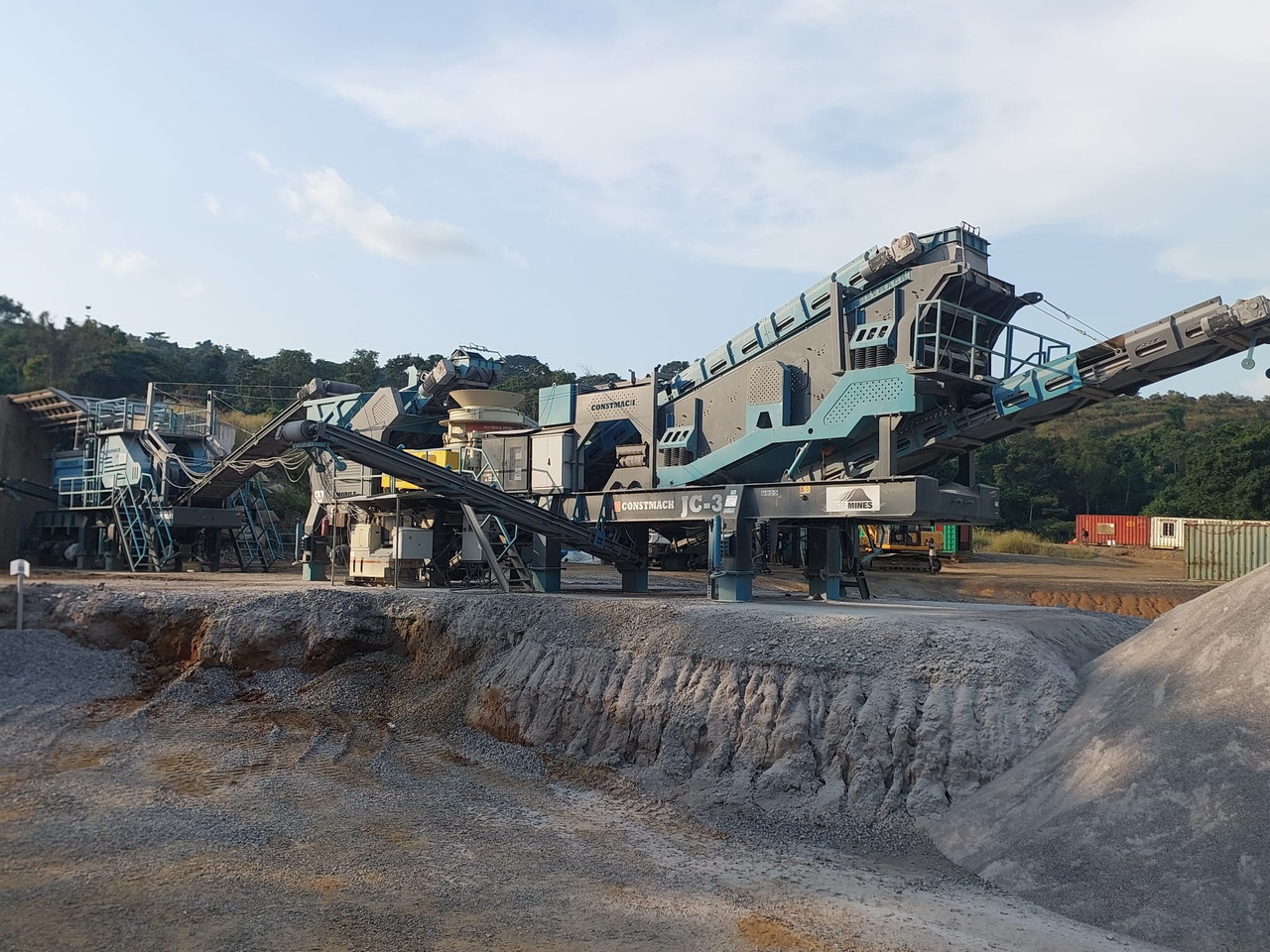 Constmach Mobile Backenbrecheranlage mit einer Leistung von 250 bis 300 t/h - מגרסה ניידת: תמונה 1 Constmach Mobile Backenbrecheranlage mit einer Leistung von 250 bis 300 t/h - מגרסה ניידת: תמונה 1