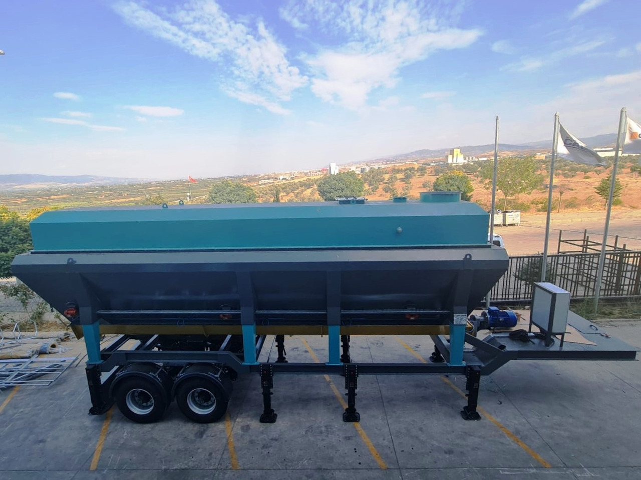 Constmach Silo à Ciment Mobile (Silo à Ciment Horizontal) - סילו מלט: תמונה 3 Constmach Silo à Ciment Mobile (Silo à Ciment Horizontal) - סילו מלט: תמונה 3