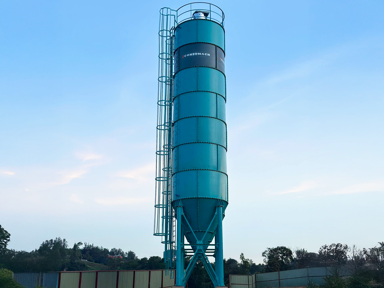 Constmach Silo à Ciment d'une Capacité de 100 Tonnes - סילו מלט: תמונה 2 Constmach Silo à Ciment d'une Capacité de 100 Tonnes - סילו מלט: תמונה 2