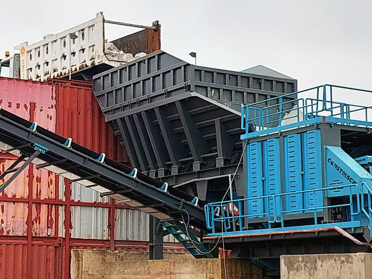 Constmach Vibrating Bunker Feeder In Capacities From 80 To 500 Tons - מכונת כרייה: תמונה 3 Constmach Vibrating Bunker Feeder In Capacities From 80 To 500 Tons - מכונת כרייה: תמונה 3