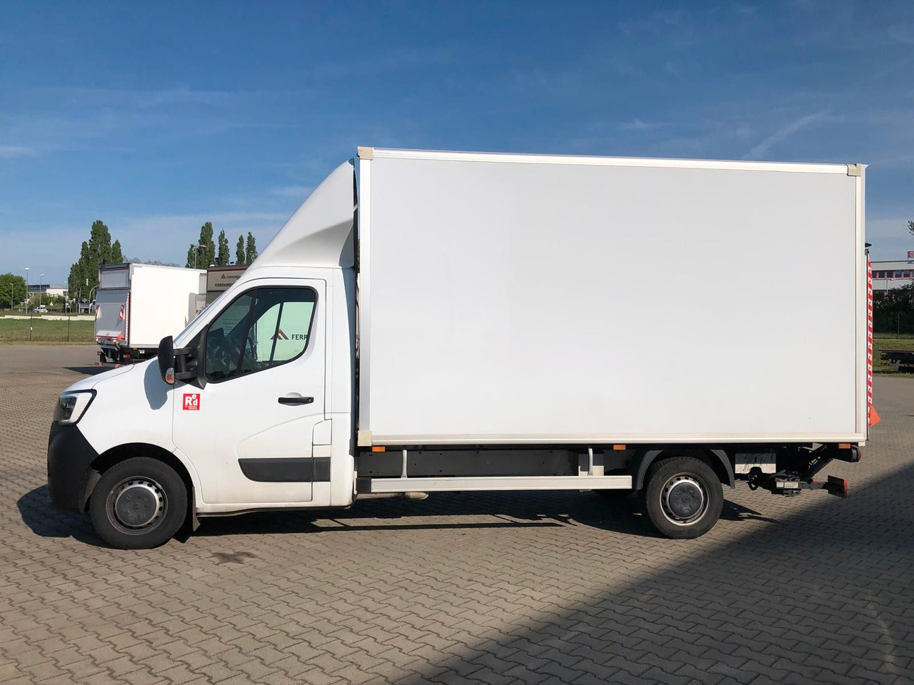 Renault MASTER RED 3.5T*LBW*Klima*4.2m*AUCH MIETE - כלי רכב מסחרי עם תיבה: תמונה 3 Renault MASTER RED 3.5T*LBW*Klima*4.2m*AUCH MIETE - כלי רכב מסחרי עם תיבה: תמונה 3