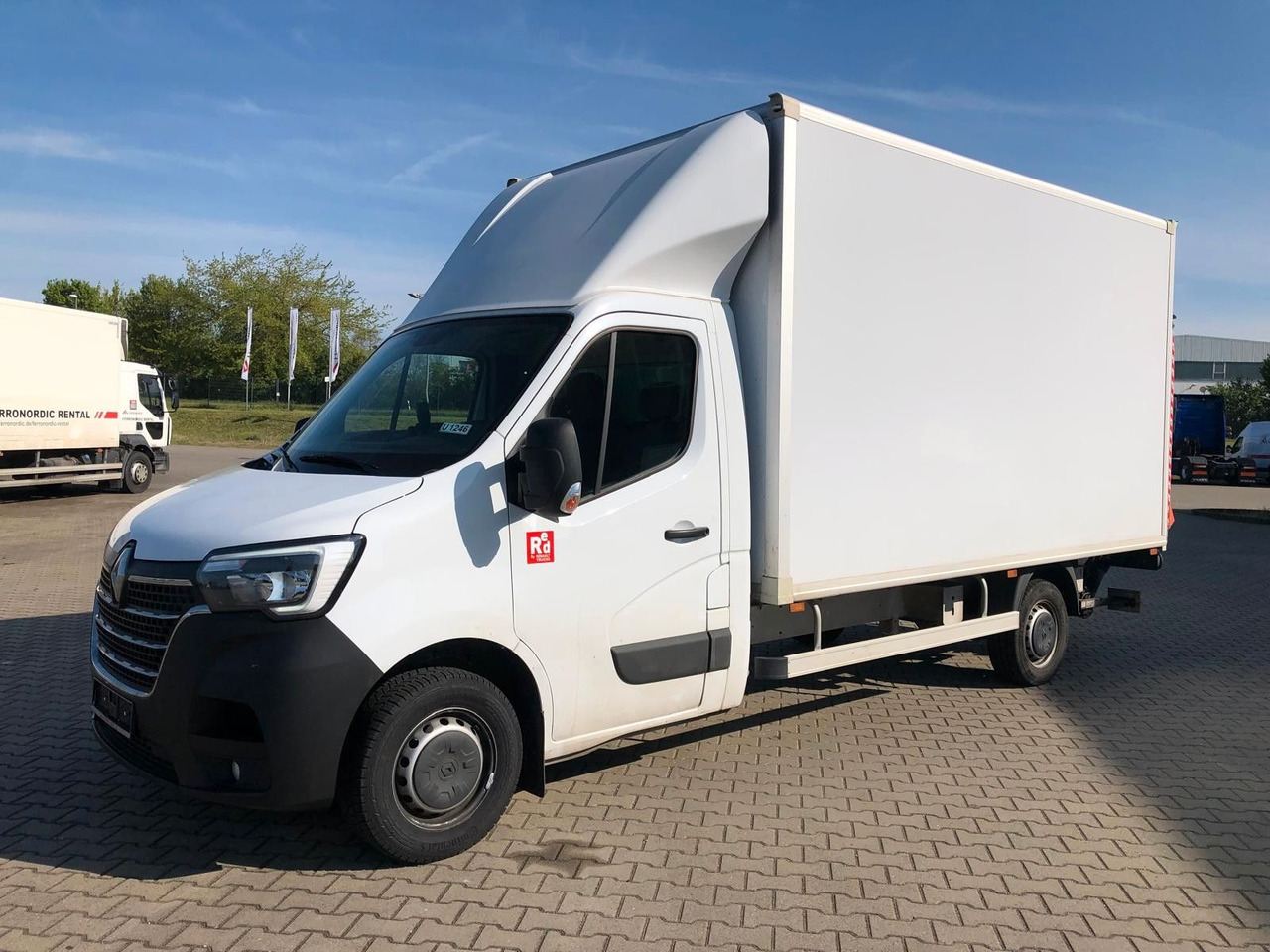 Renault MASTER RED 3.5T*LBW*Klima*4.2m*AUCH MIETE - כלי רכב מסחרי עם תיבה: תמונה 2 Renault MASTER RED 3.5T*LBW*Klima*4.2m*AUCH MIETE - כלי רכב מסחרי עם תיבה: תמונה 2