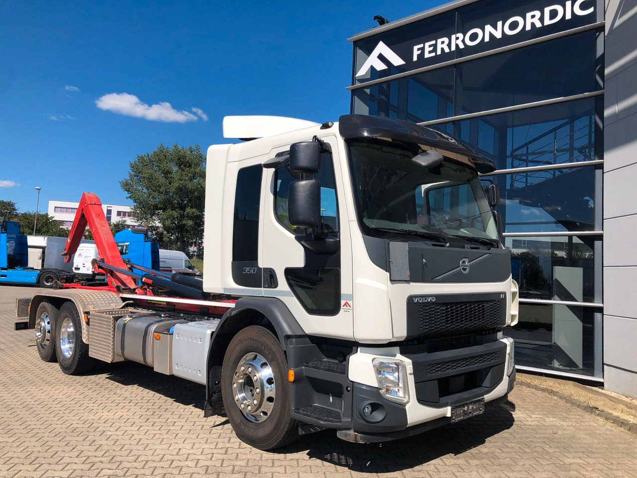 Volvo FE 350 6x2 Lenkachse*Alufelgen*HIAB*AHK*Klima - משאית הרמת וו: תמונה 1 Volvo FE 350 6x2 Lenkachse*Alufelgen*HIAB*AHK*Klima - משאית הרמת וו: תמונה 1