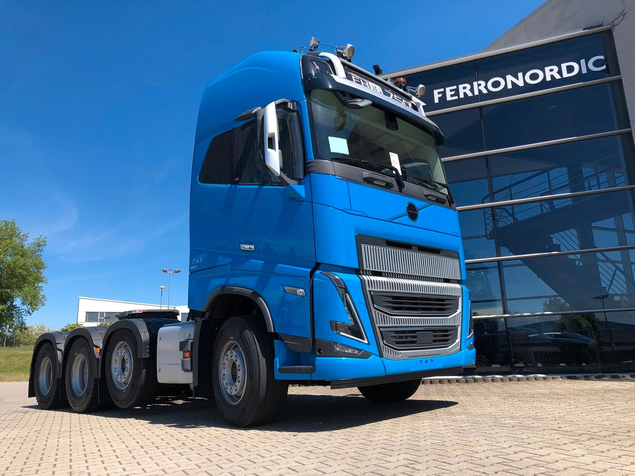 Volvo FH16 750 XL 8x4 Tridem*100T*Kriechgänge*Retarder Volvo FH16 750 XL 8x4 Tridem*100T*Kriechgänge*Retarder - יחידת טרקטור: תמונה 1 Volvo FH16 750 XL 8x4 Tridem*100T*Kriechgänge*Retarder Volvo FH16 750 XL 8x4 Tridem*100T*Kriechgänge*Retarder - יחידת טרקטור: תמונה 1