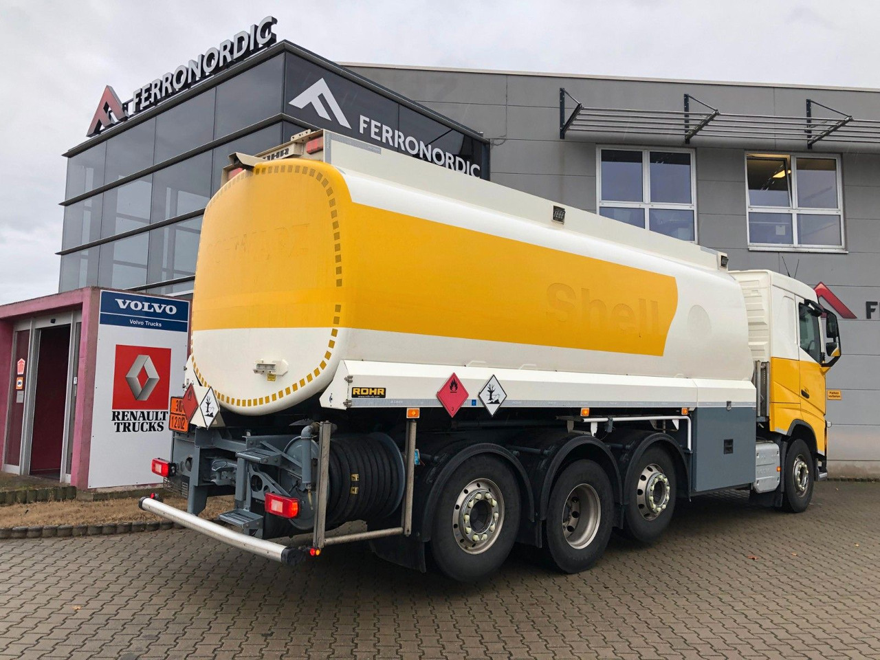 Volvo FH420 Tridem*ADR*3 Kammern 26700LT*ROHR*Sening - משאית מכל: תמונה 2 Volvo FH420 Tridem*ADR*3 Kammern 26700LT*ROHR*Sening - משאית מכל: תמונה 2