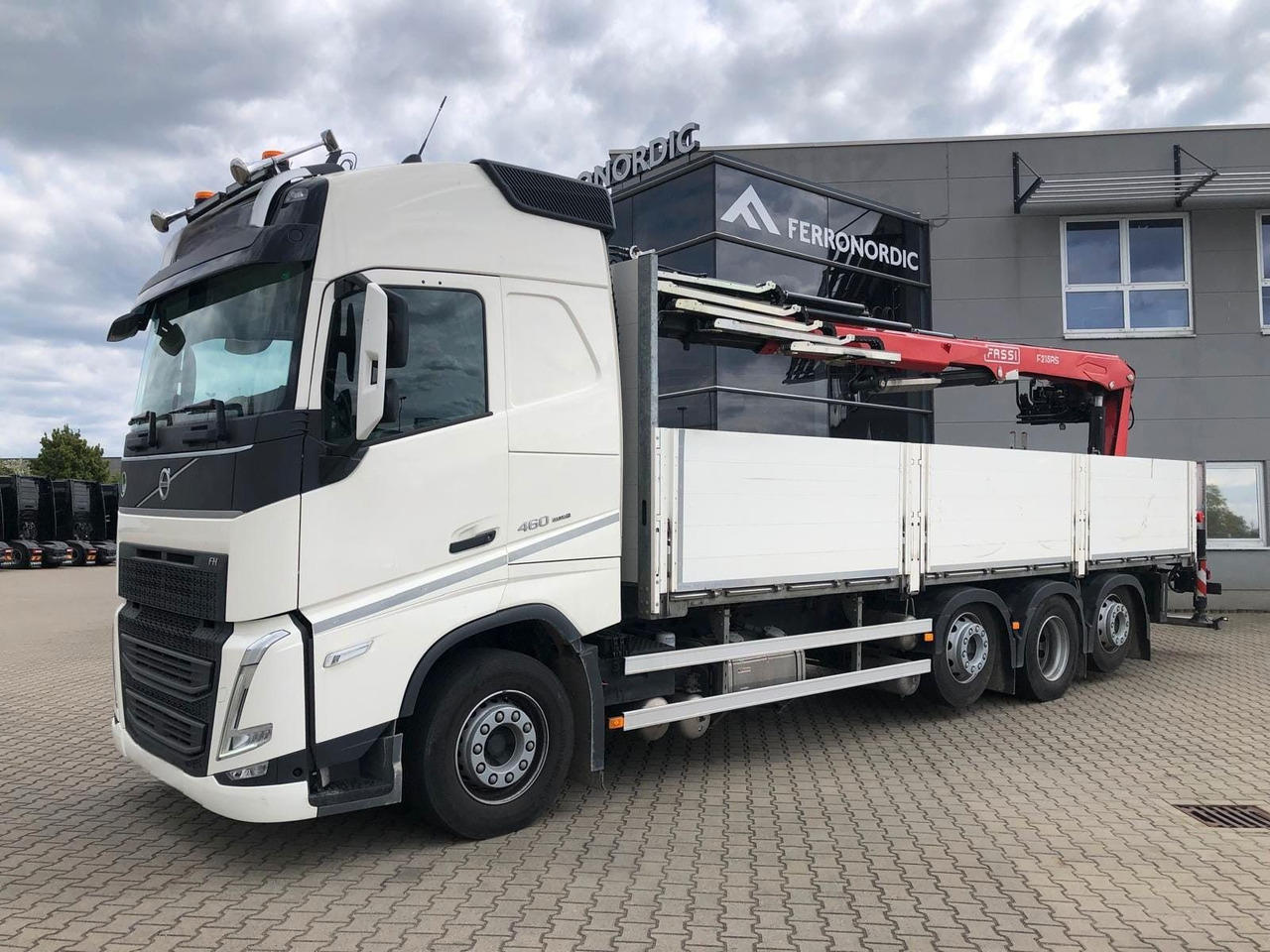Volvo FH460 8x2 TRIDEM VLA&NLA gelenkt*FASSI F215AS.24 - משאית מנוף: תמונה 4 Volvo FH460 8x2 TRIDEM VLA&NLA gelenkt*FASSI F215AS.24 - משאית מנוף: תמונה 4