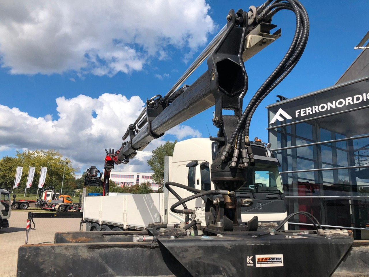 Volvo FH460 8x2 TRIDEM VLA&NLA gelenkt*FASSI F215AS.24 - משאית צד נופל/ שטוחה, משאית מנוף: תמונה 4 Volvo FH460 8x2 TRIDEM VLA&NLA gelenkt*FASSI F215AS.24 - משאית צד נופל/ שטוחה, משאית מנוף: תמונה 4