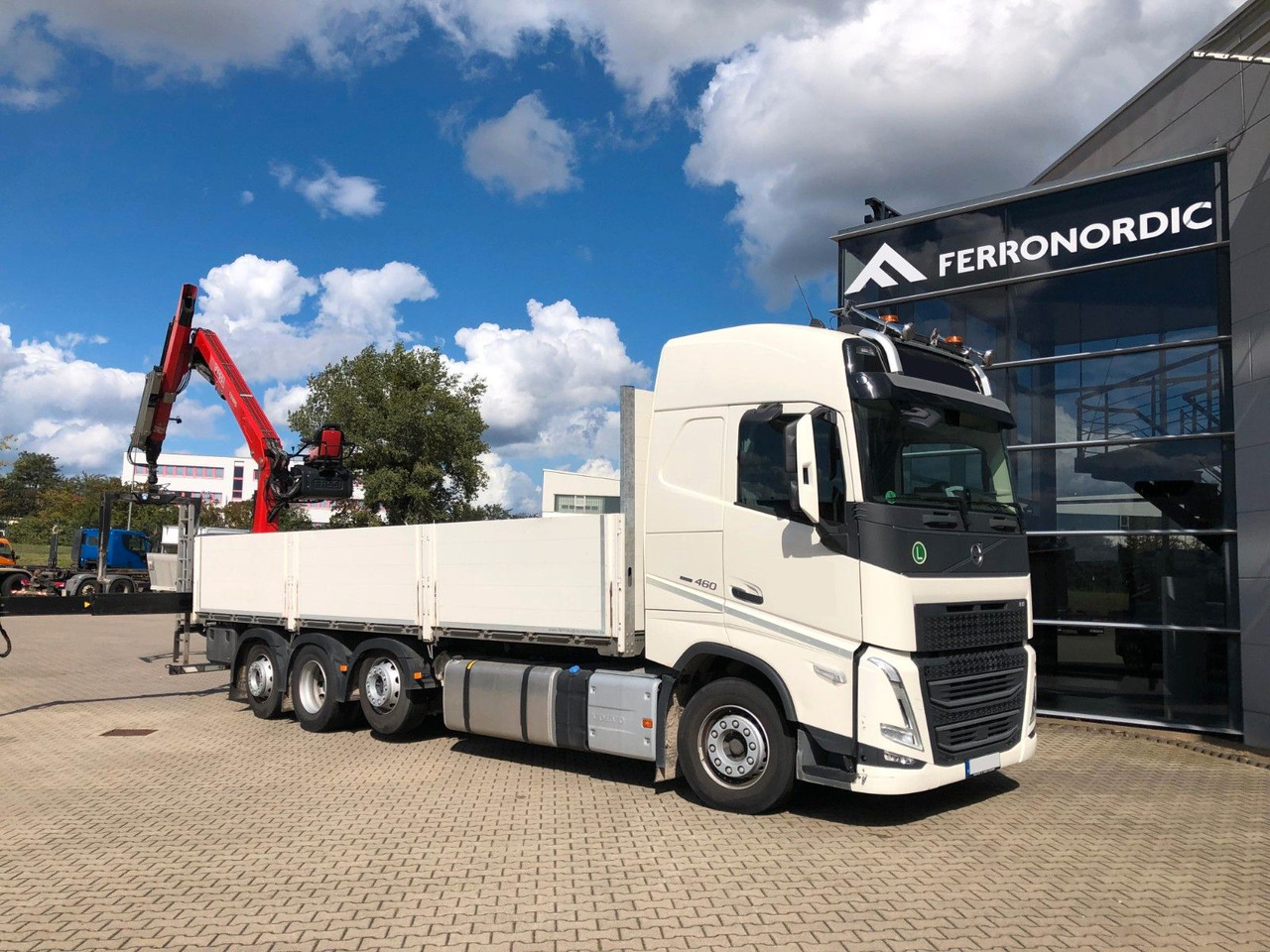 Volvo FH460 8x2 TRIDEM VLA&NLA gelenkt*FASSI F215AS.24 - משאית צד נופל/ שטוחה, משאית מנוף: תמונה 5 Volvo FH460 8x2 TRIDEM VLA&NLA gelenkt*FASSI F215AS.24 - משאית צד נופל/ שטוחה, משאית מנוף: תמונה 5