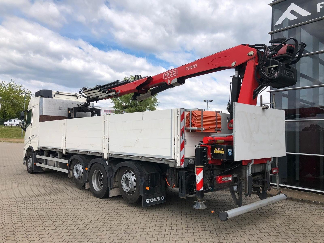 Volvo FH460 8x2 TRIDEM VLA&NLA gelenkt*FASSI F215AS.24 - משאית מנוף: תמונה 5 Volvo FH460 8x2 TRIDEM VLA&NLA gelenkt*FASSI F215AS.24 - משאית מנוף: תמונה 5