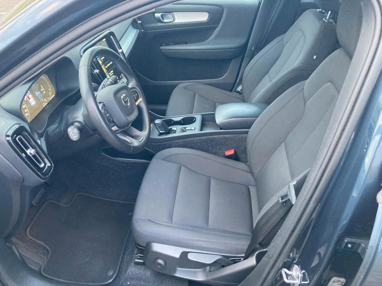 Volvo XC 40 T4 Inscription Expr. Recharge Plug-In Hyb - SUV: תמונה 5 Volvo XC 40 T4 Inscription Expr. Recharge Plug-In Hyb - SUV: תמונה 5
