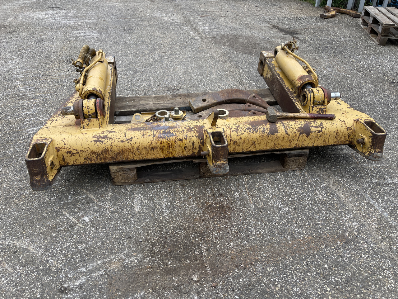 CATERPILLAR Multi Shank - מרטש עבור מעמיס זוחל: תמונה 2 CATERPILLAR Multi Shank - מרטש עבור מעמיס זוחל: תמונה 2