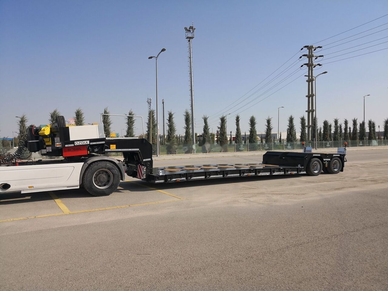 Özgül 2 AXLE LOW LOADER SEMI TRAILER - סמיטריילר עם מטען נמוך: תמונה 2 Özgül 2 AXLE LOW LOADER SEMI TRAILER - סמיטריילר עם מטען נמוך: תמונה 2