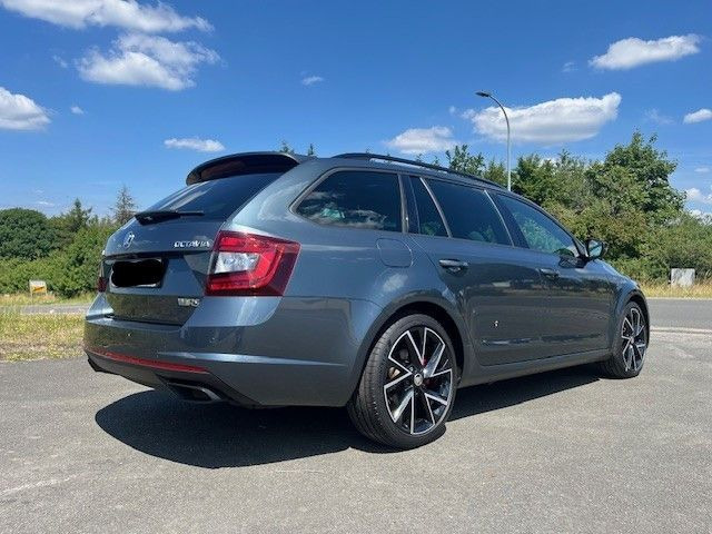 Skoda Octavia Combi RS 4x4 - רכב סטיישן: תמונה 3 Skoda Octavia Combi RS 4x4 - רכב סטיישן: תמונה 3